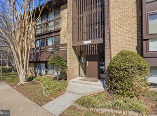 11566 Rolling Green Ct APT 200, Reston, VA 20191