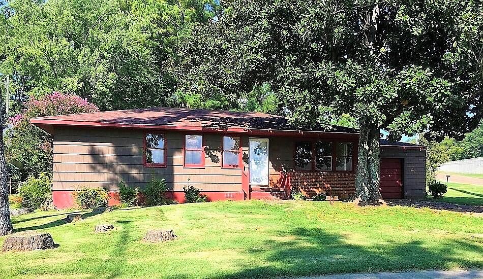 2nd image of 2619 Waltham Dr NE