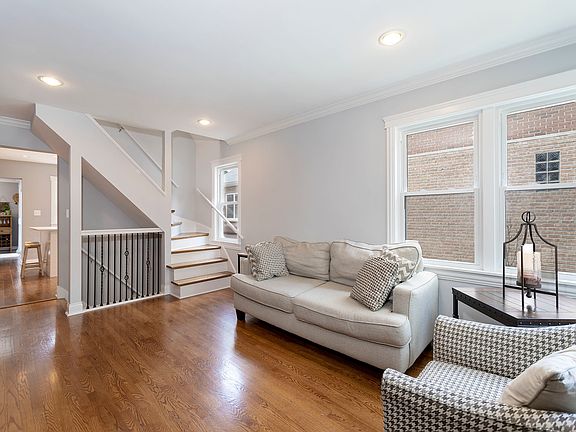 3rd image of 5048 N Oak Park Ave