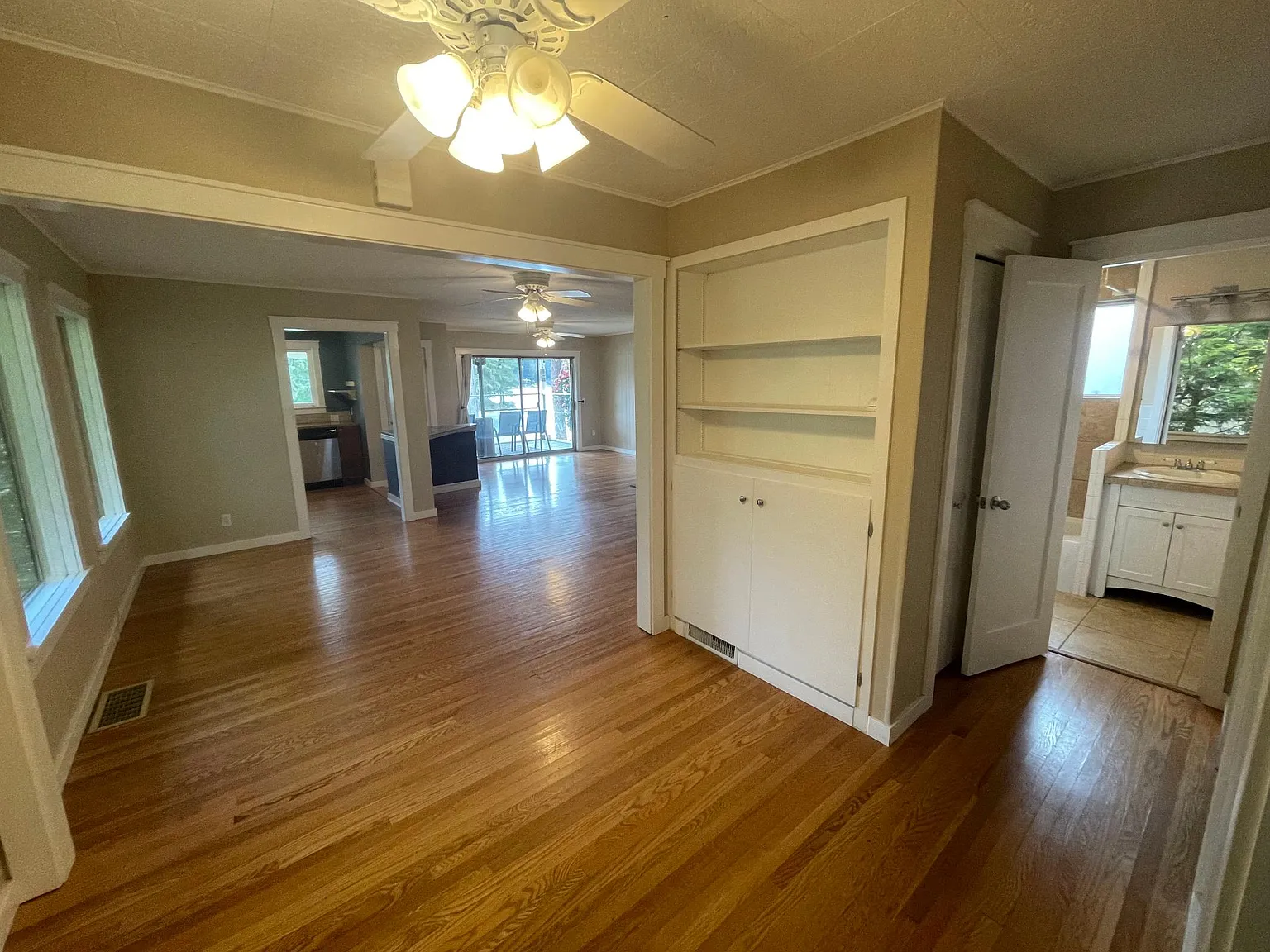 1540 Madrona Point Dr — Photo 3