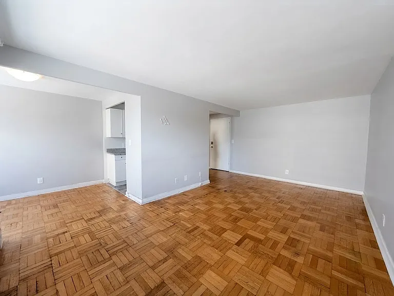 420 Eglinton Ave E #406 — Photo 5