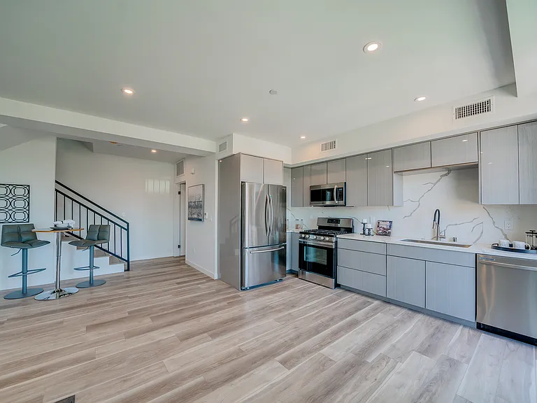 7018 Alabama Ave #3 — Photo 2