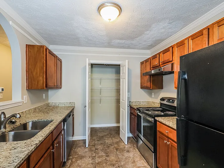 2432 Wood Bend Ln — Photo 7
