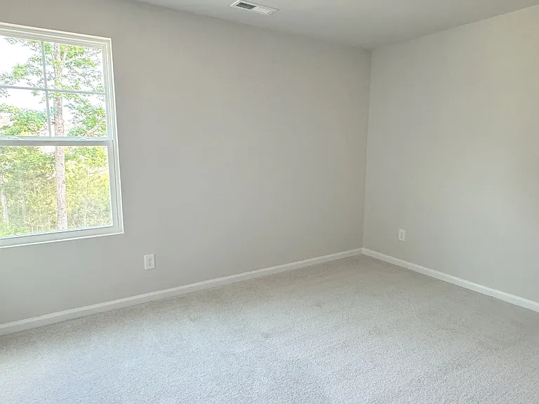 125 Red Robin Rd — Photo 13