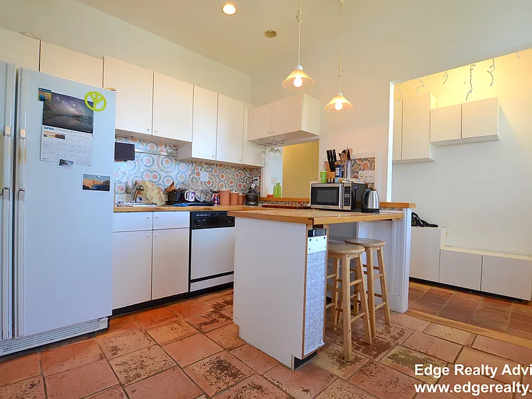 21 Royal St #7 — Photo 5