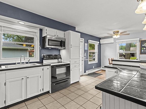 3rd image of 717 Roby ROAD