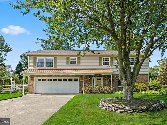 3rd image of 776 Hickman Dr