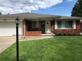 8439 Menge Ave, Center Line, MI 48015