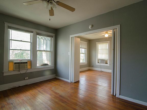 3rd image of 125 Castillo Ave APT 2