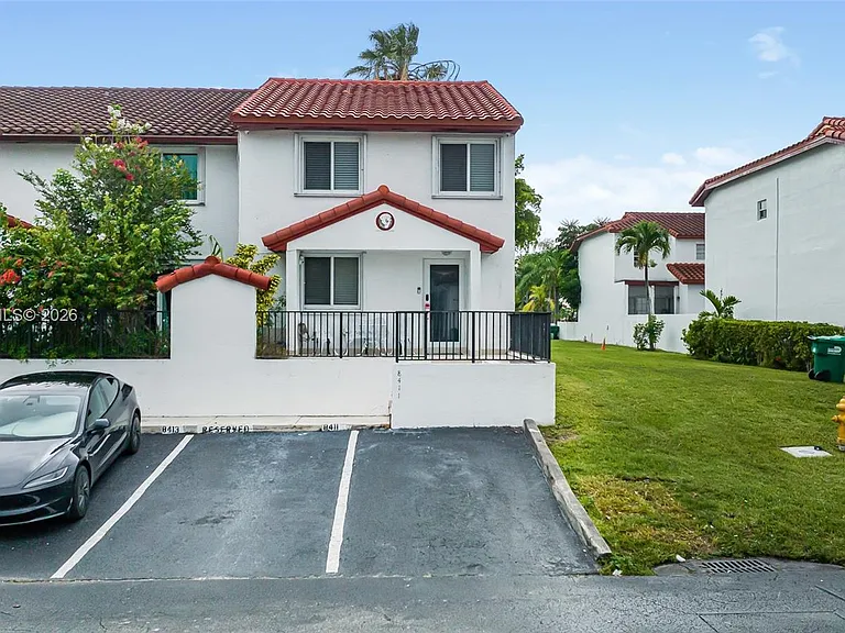 8411 SW 208th Ter — Photo 29