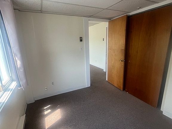 5th image of 723 Washington St