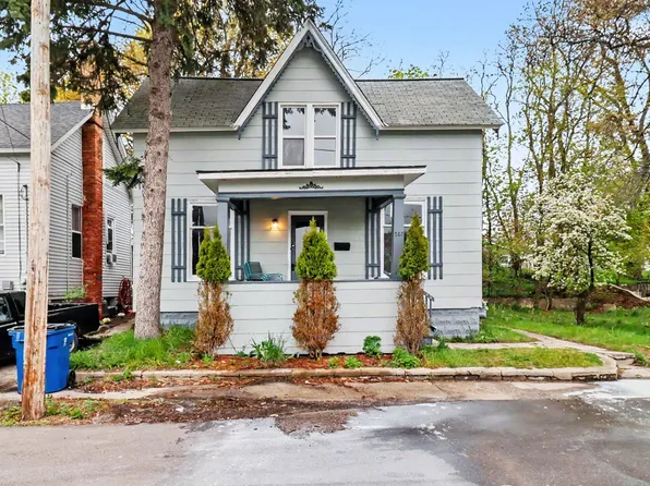 280 6th Ave, Manistee, MI 49660