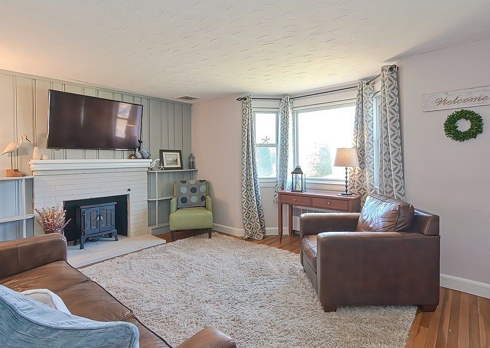 58 Leonard St, Foxboro, MA 02035 Zillow