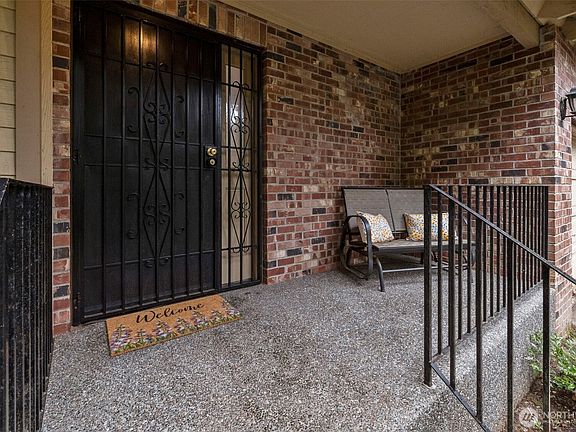 3rd image of 4662 NW Hosman Circle