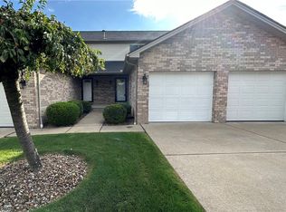 3876 Indian Run Dr APT 6, Canfield, OH 44406