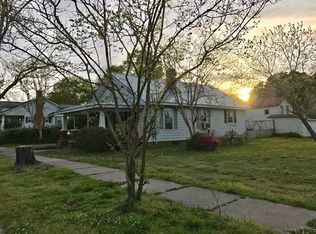 313 N Southerland St, Mount Olive, NC 28365