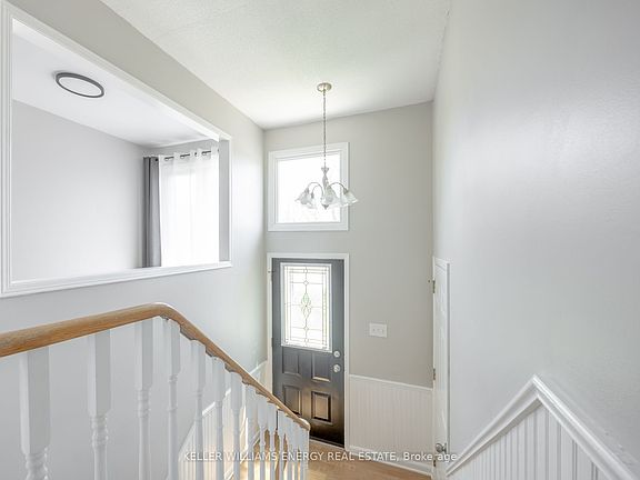 3rd image of 74 Trudeau Dr