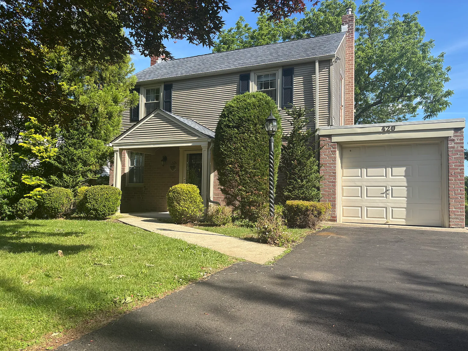 420 Forest Hills Ave — Photo 2