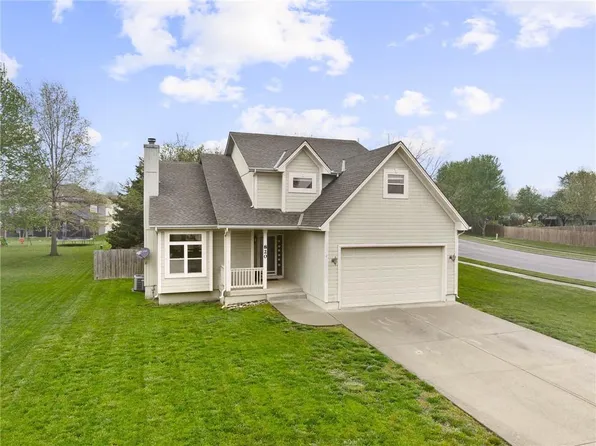 820 SE 14th St, Lees Summit, MO 64081