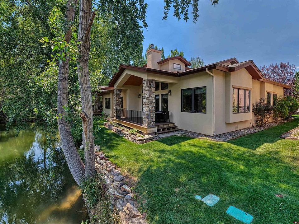 1st image of 18 Turnberry Drive