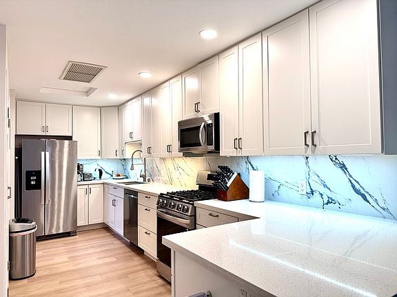 2nd image of 420 Rosario Dr #418