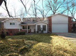 10 Cron Dr, Belleville, IL 62223