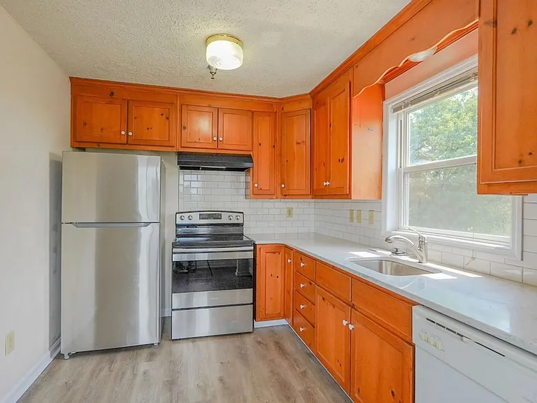 1324 N Main St — Photo 21