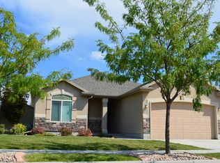 936 N Hillingdon Ct, North Salt Lake, UT 84054