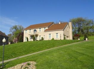 8 Crystal Ct, Irwin, PA 15642
