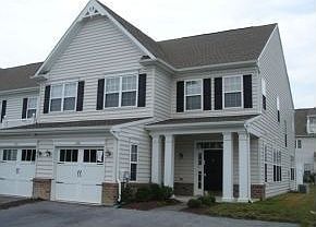 1st image of 208 W Bourne Way