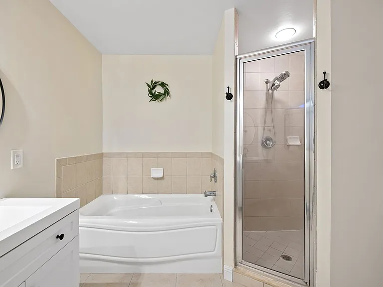 2309 SW 27th St — Photo 36