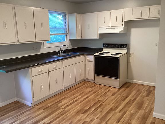 4th image of 2718 Sedan Dr