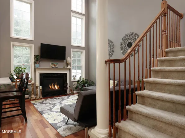 135 Ironwood Court, Middletown, NJ 07748