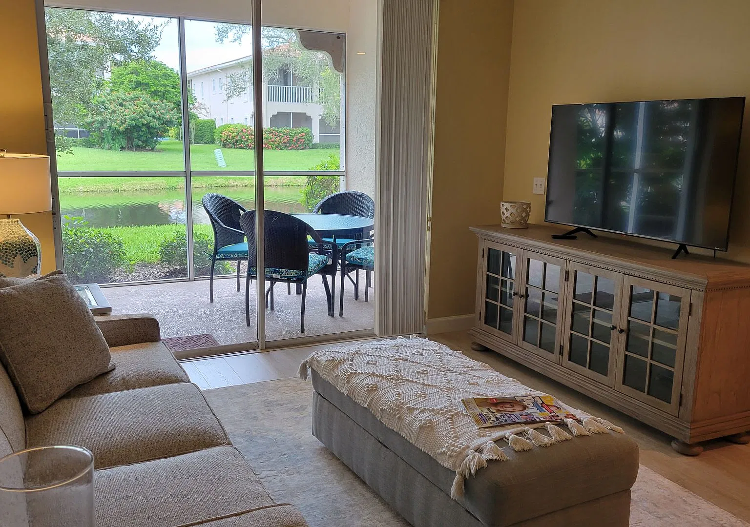 Annual turnkey furnished 2/2 ground floor unit in gated Plaza De Flores in Palmer Ranch. — Photo 4