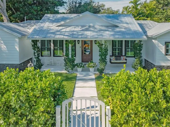 3606 Palonia Ct, Sarasota, FL 34239