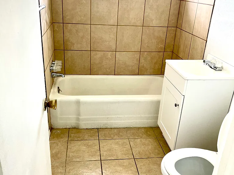 3901 Hercules Ave — Photo 35