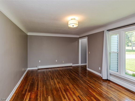 4th image of 8073 W 130th St