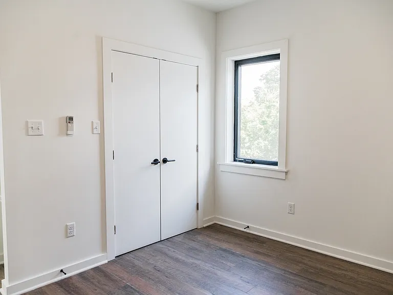 1260 Parkwood Ave — Photo 22