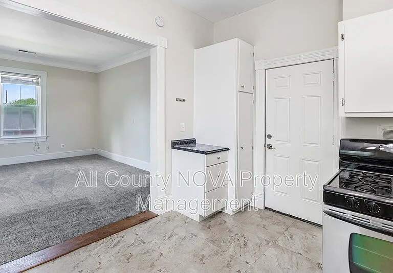 8753 Signal Hill Rd #4 — Photo 5
