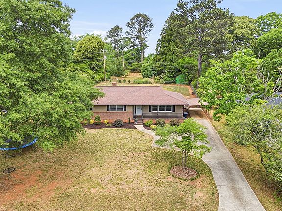 2nd image of 407 Ravenal Rd