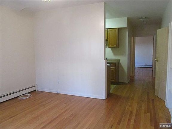 3rd image of 254 Coolidge Ave