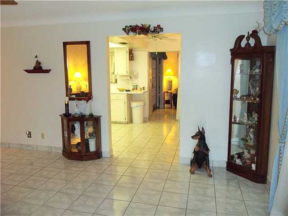 5th image of 2115 NE 1st St