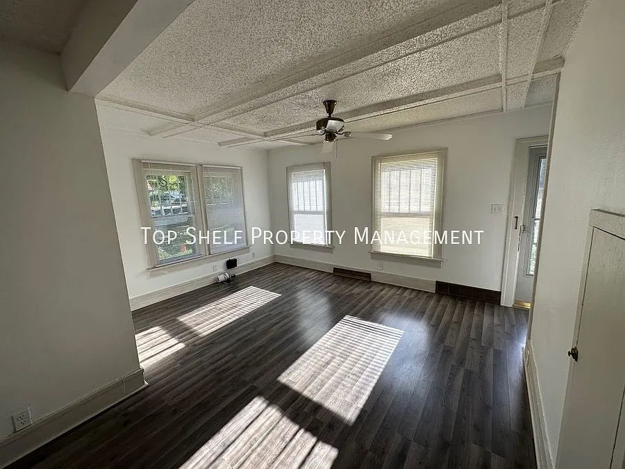 3 bed, 1109 sqft, $1,425 — Photo 2
