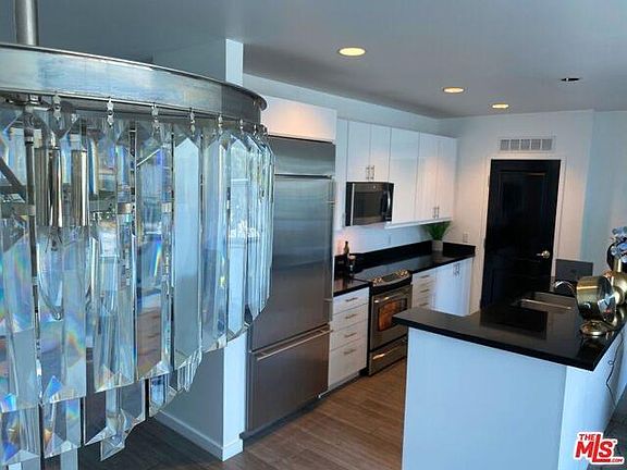 4th image of 8603 Wilshire Blvd #501