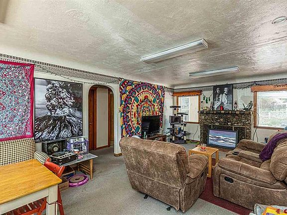 3rd image of 3575 Main Avenue