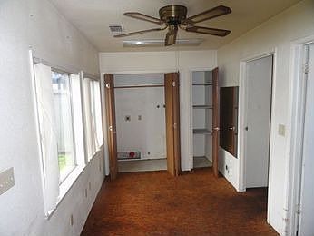 2nd image of 1915 E Clay Ave