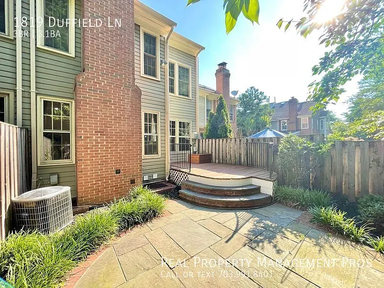 1819 Duffield Ln — Photo 23