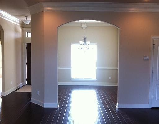 4th image of 703 SW Elmside Dr