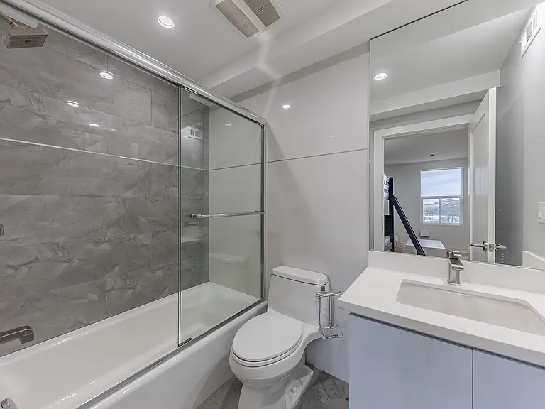 4240 Barrett Rd — Photo 44