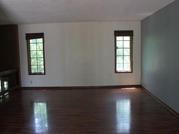5th image of 11540 76th Ln